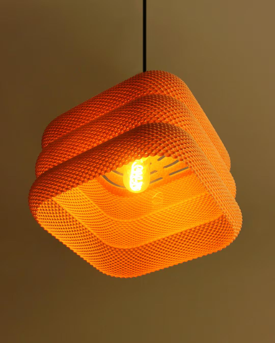 CLARA – Sculptural Plug-In Pendant Lamp | Modern 3D Printed Design by Lunfardo