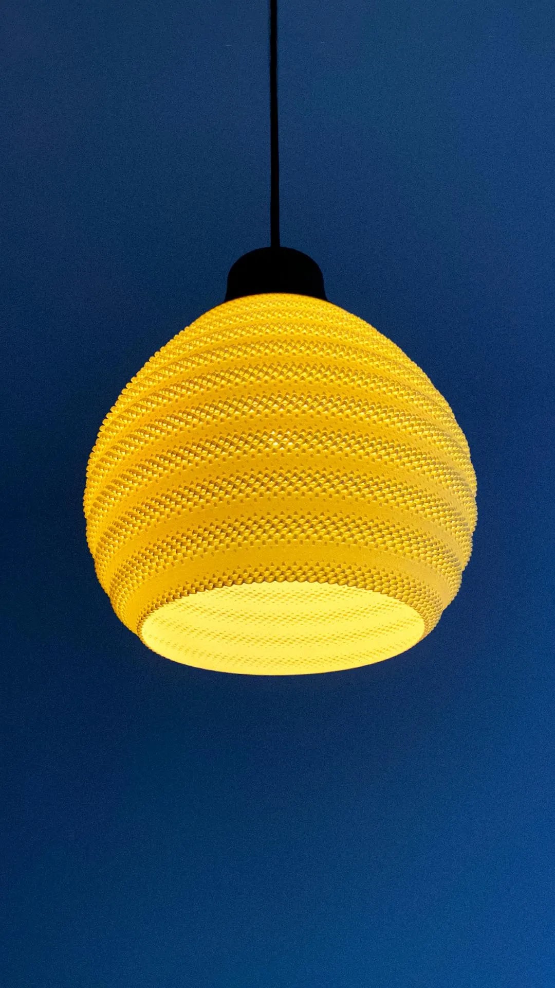 CORA – Pendant Lamp | Sculptural Modern Plug-In Hanging Light by Lunfardo